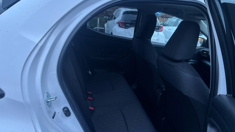 Toyota Yaris 1.5 Hybrid Design 5dr CVT Hybrid Hatchback